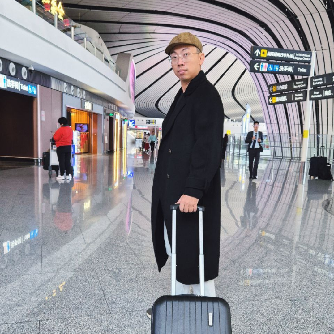 Double-Breasted Cashmere & Wool Wrap Coat in Classic Black